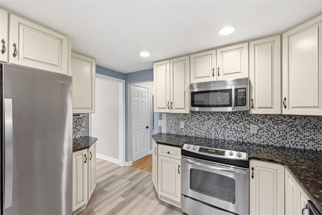 131 Manor Rd, Pine Twp, PA 15090