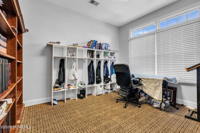 14 Natures Way, Lakewood, NJ 08701