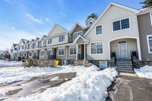 14 Natures Way, Lakewood, NJ 08701