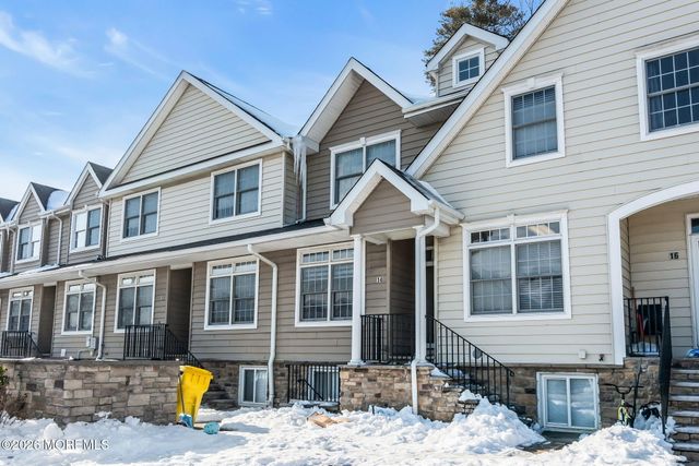 14 Natures Way, Lakewood, NJ 08701