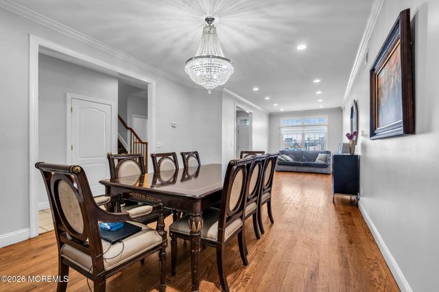 14 Natures Way, Lakewood, NJ 08701