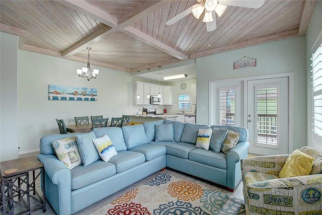 1813 S 11th St 606, Port Aransas, TX 78373