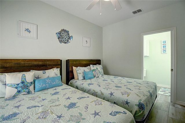 1813 S 11th St 606, Port Aransas, TX 78373