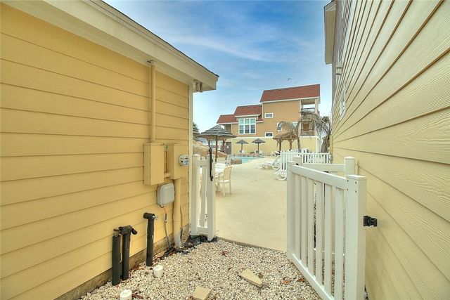 1813 S 11th St 606, Port Aransas, TX 78373