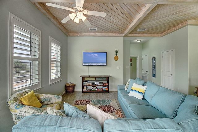 1813 S 11th St 606, Port Aransas, TX 78373