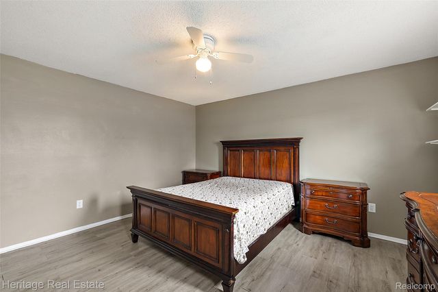 5299 Highland Road 202, Waterford Charter Township, MI 48327