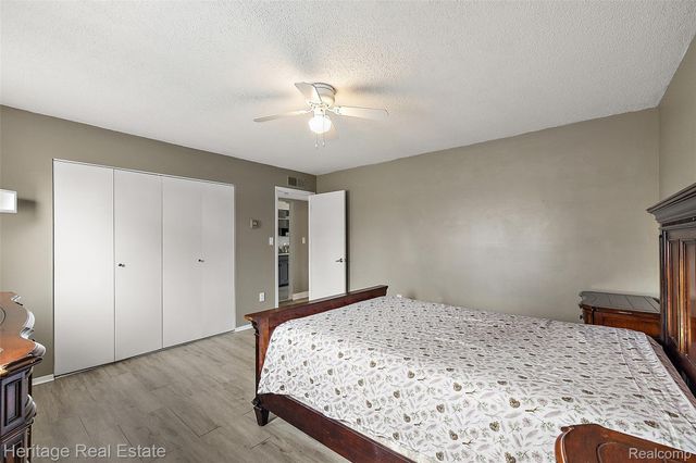 5299 Highland Road 202, Waterford Charter Township, MI 48327