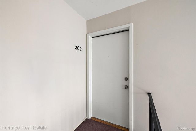 5299 Highland Road 202, Waterford Charter Township, MI 48327