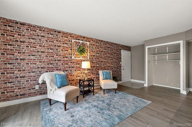 5299 Highland Road 202, Waterford Charter Township, MI 48327