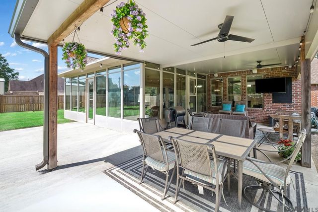 20718 Madison Ave, Livingston, LA 70754