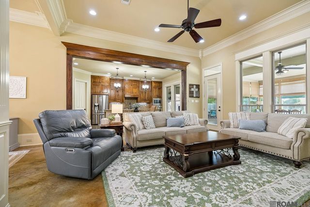 20718 Madison Ave, Livingston, LA 70754