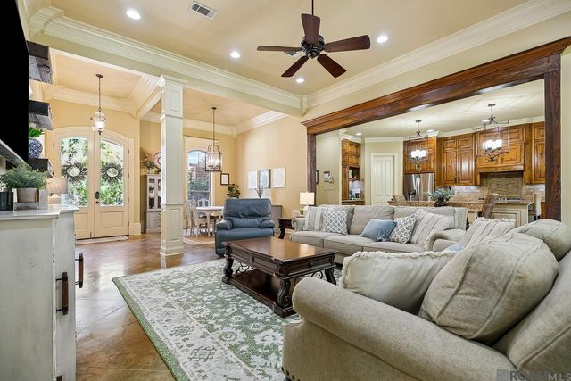 20718 Madison Ave, Livingston, LA 70754