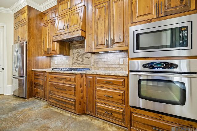 20718 Madison Ave, Livingston, LA 70754