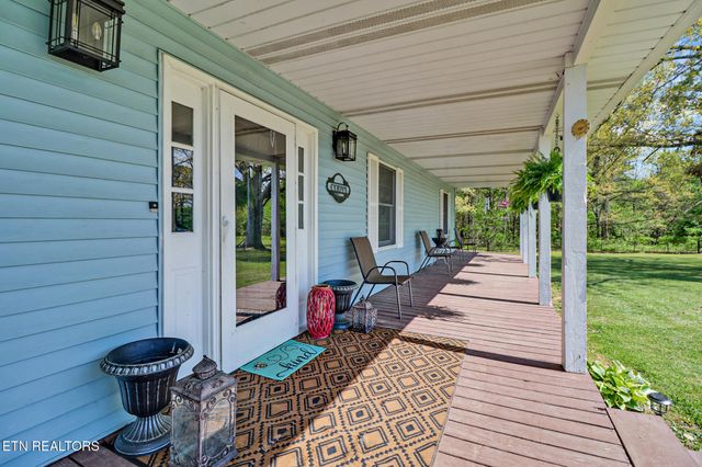 220 Old Gatewood Ford Rd, Jamestown, TN 38556