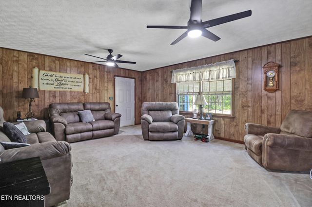 220 Old Gatewood Ford Rd, Jamestown, TN 38556