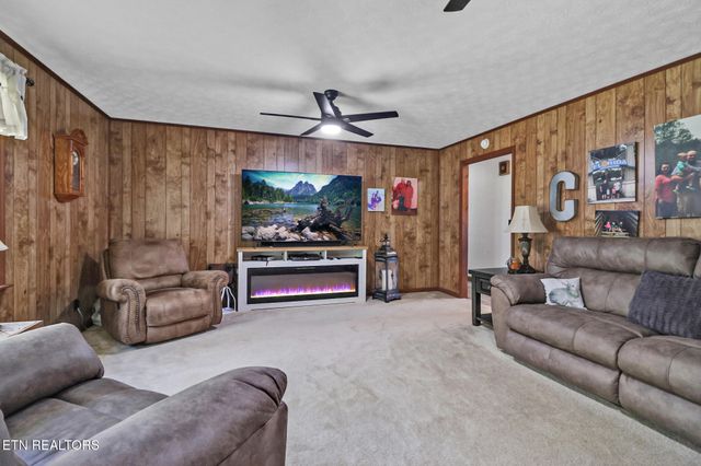220 Old Gatewood Ford Rd, Jamestown, TN 38556