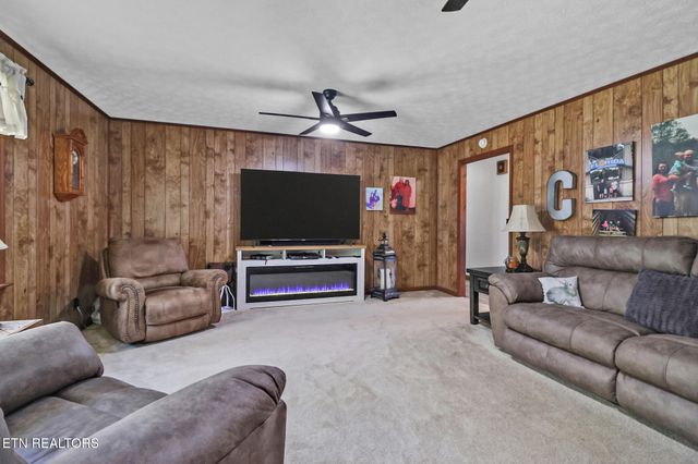 220 Old Gatewood Ford Rd, Jamestown, TN 38556