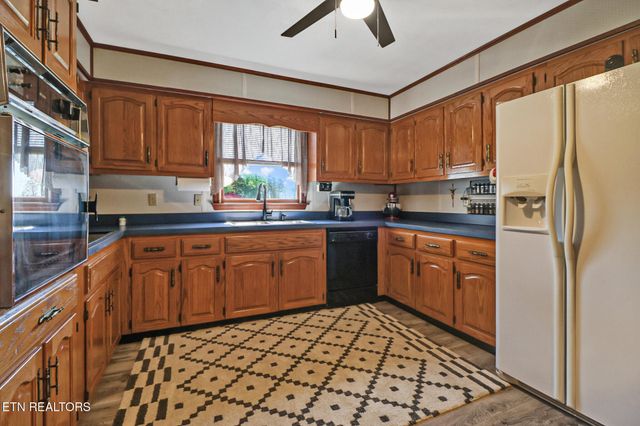 220 Old Gatewood Ford Rd, Jamestown, TN 38556