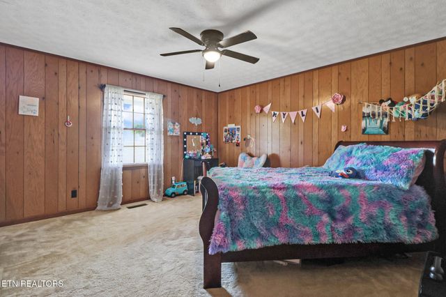 220 Old Gatewood Ford Rd, Jamestown, TN 38556