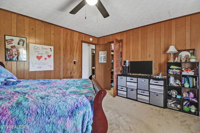 220 Old Gatewood Ford Rd, Jamestown, TN 38556