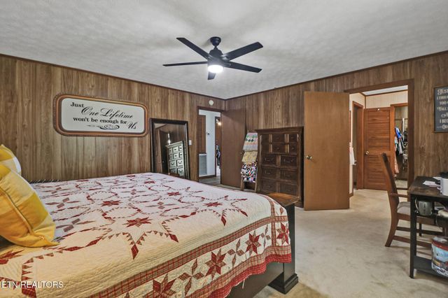 220 Old Gatewood Ford Rd, Jamestown, TN 38556