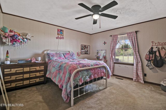 220 Old Gatewood Ford Rd, Jamestown, TN 38556