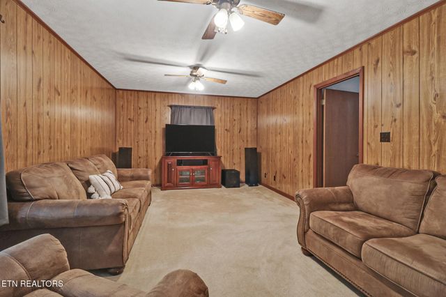 220 Old Gatewood Ford Rd, Jamestown, TN 38556