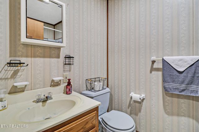 220 Old Gatewood Ford Rd, Jamestown, TN 38556