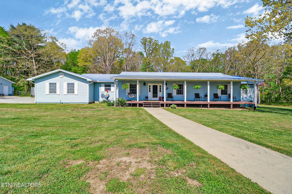 220 Old Gatewood Ford Rd, Jamestown, TN 38556