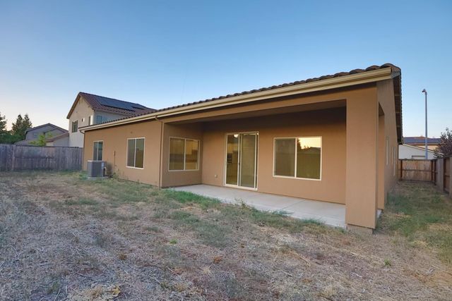 1241 Heavenly Cir, Stockton, CA 95209