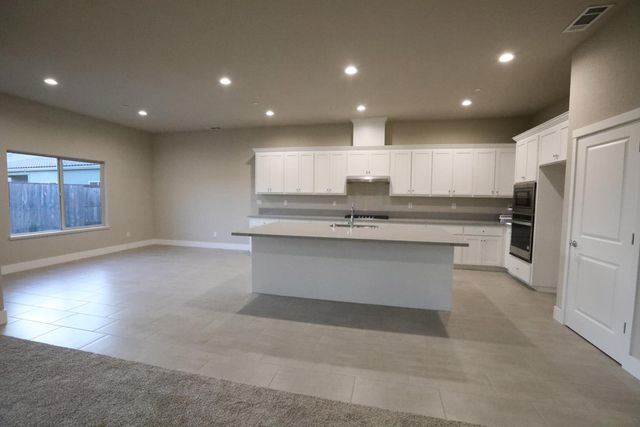 1241 Heavenly Cir, Stockton, CA 95209