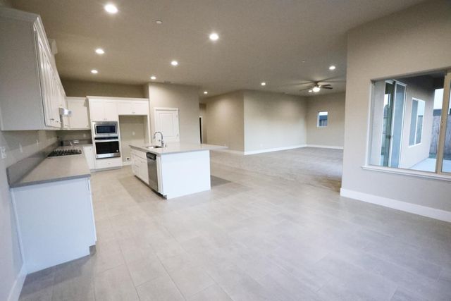 1241 Heavenly Cir, Stockton, CA 95209