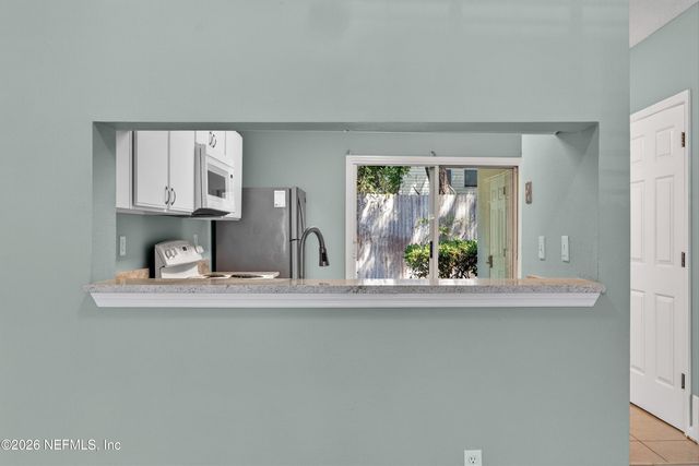 12311 KENSINGTON LAKES Drive 1106, Jacksonville, FL 32246