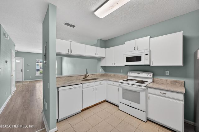 12311 KENSINGTON LAKES Drive 1106, Jacksonville, FL 32246