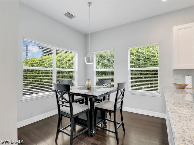 3037 Lunar ST, Naples, FL 34112