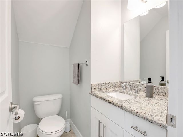 3037 Lunar ST, Naples, FL 34112