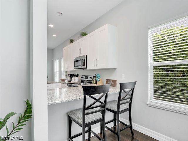 3037 Lunar ST, Naples, FL 34112