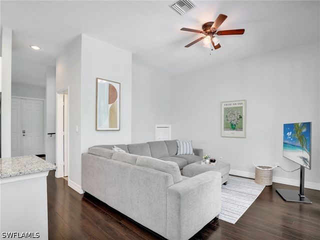 3037 Lunar ST, Naples, FL 34112