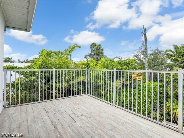 3037 Lunar ST, Naples, FL 34112