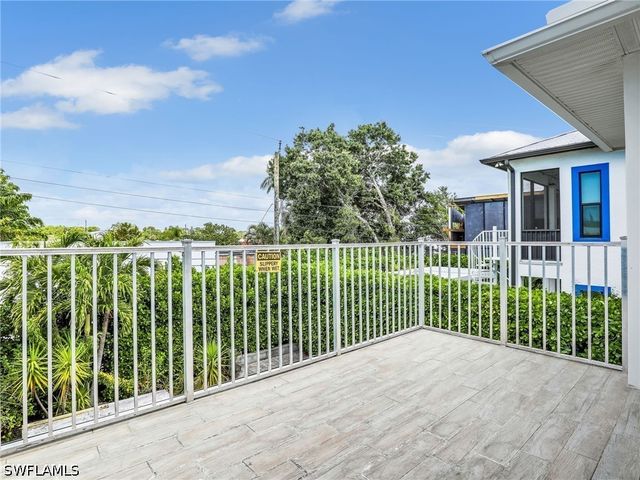 3037 Lunar ST, Naples, FL 34112