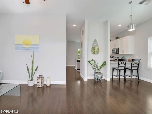 3037 Lunar ST, Naples, FL 34112