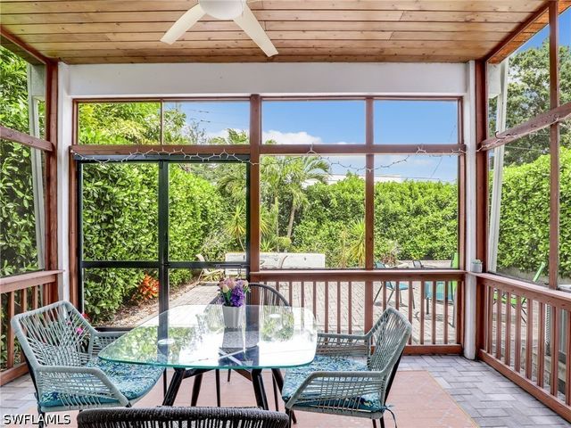 3037 Lunar ST, Naples, FL 34112