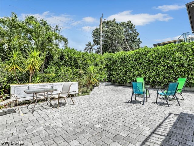 3037 Lunar ST, Naples, FL 34112