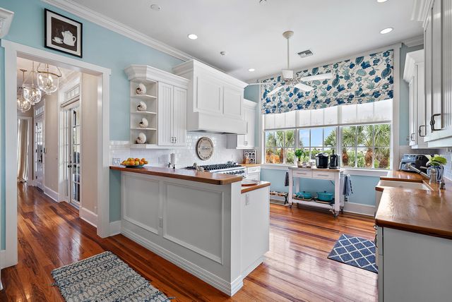 410 Old Towne Lane, Juno Beach, FL 33408
