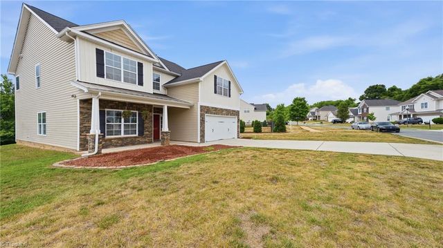 2017 Heron Pointe Drive, Whitsett, NC 27377