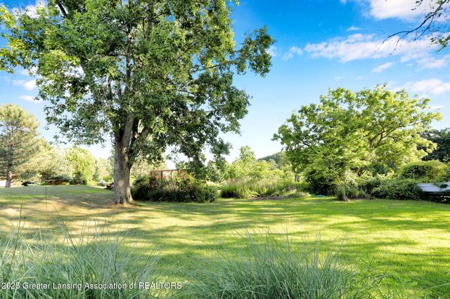 1661 Theresa Avenue, Dewitt, MI 48820