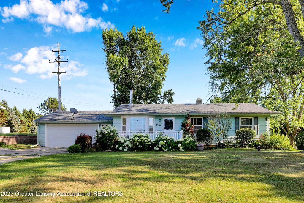 1661 Theresa Avenue, Dewitt, MI 48820