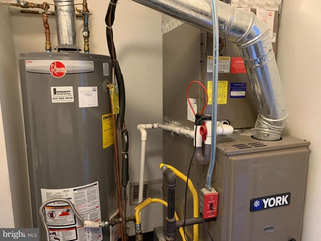 335 SILVIA ST, Ewing, NJ 08628