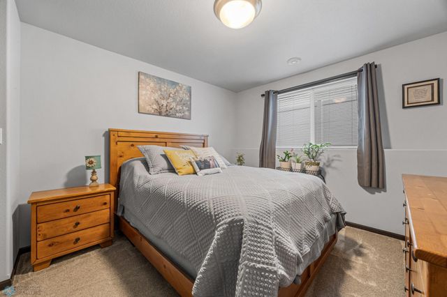 6093 63rd Avenue S, Fargo, ND 58104