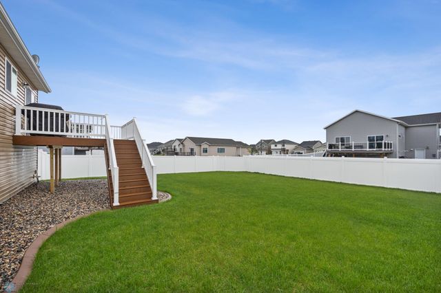 6093 63rd Avenue S, Fargo, ND 58104